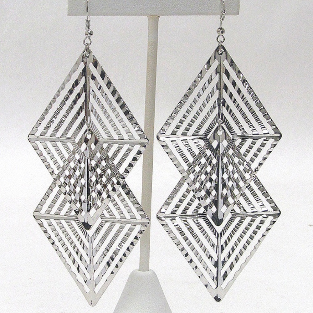 SILVER DIAMOND DASH EARRINGS